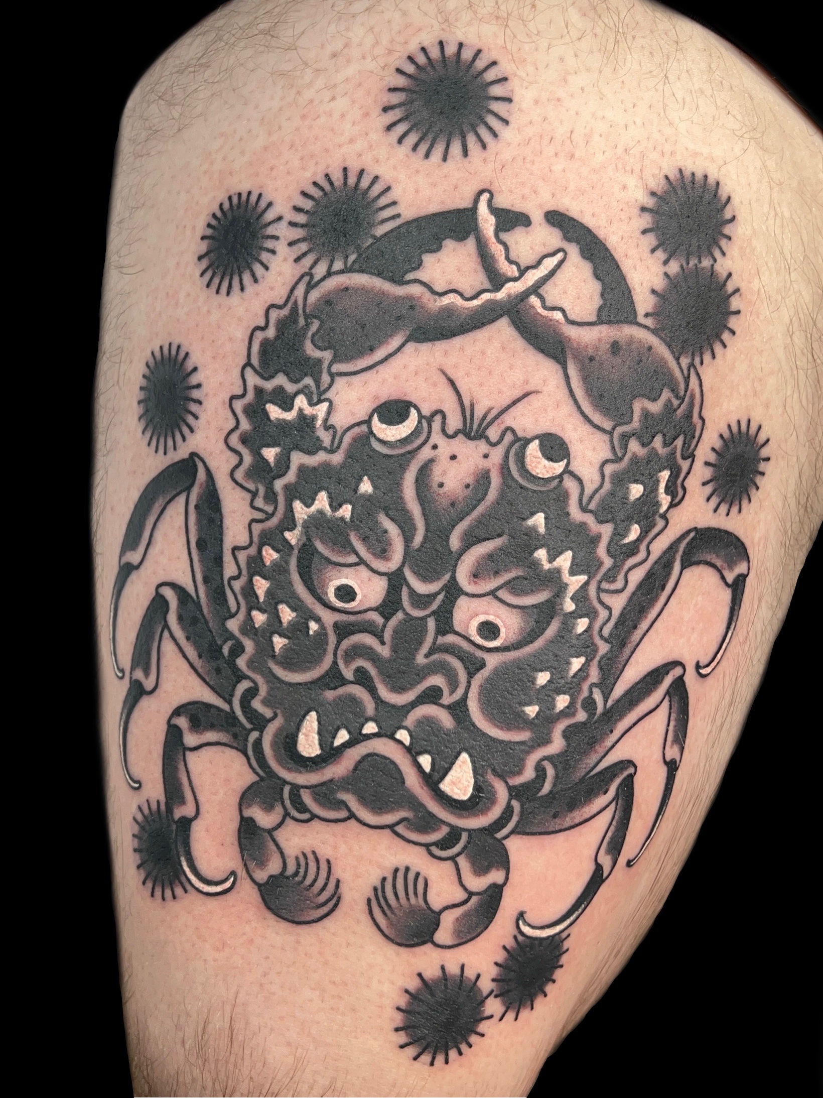 Traditional Japanese black and gray heiki crab thigh tattoo